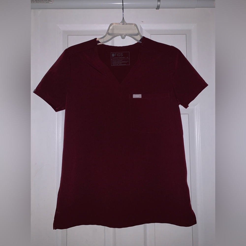 Women’s FIGS Catarina One-Pocket Scrub Top- Burgundy